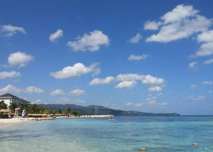 One Cozy Seawind On The Bay Apartment Montego Bay