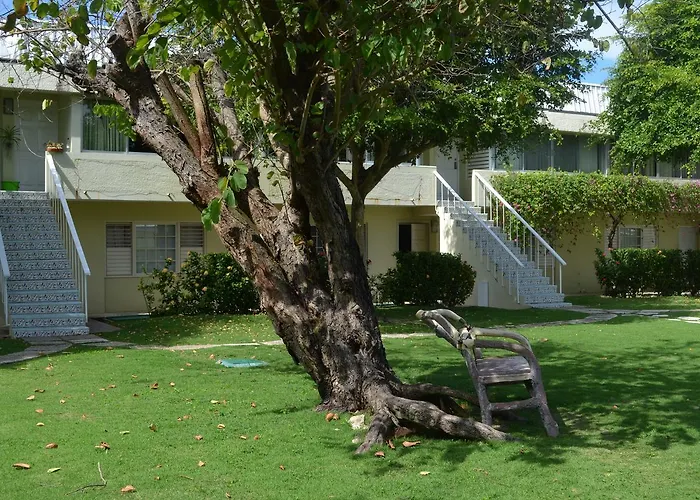One Cozy Seawind On The Bay * Montego Bay